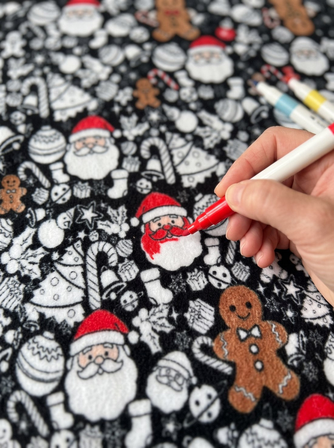 Colour-in Christmas blanket