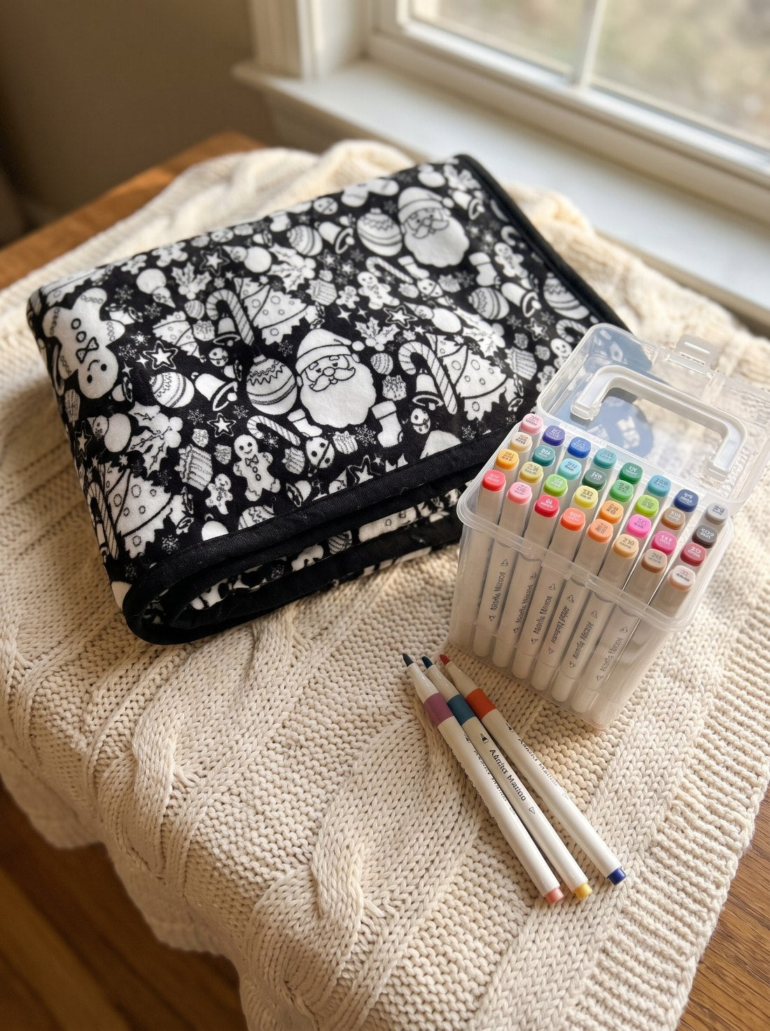 Colour-in Christmas blanket