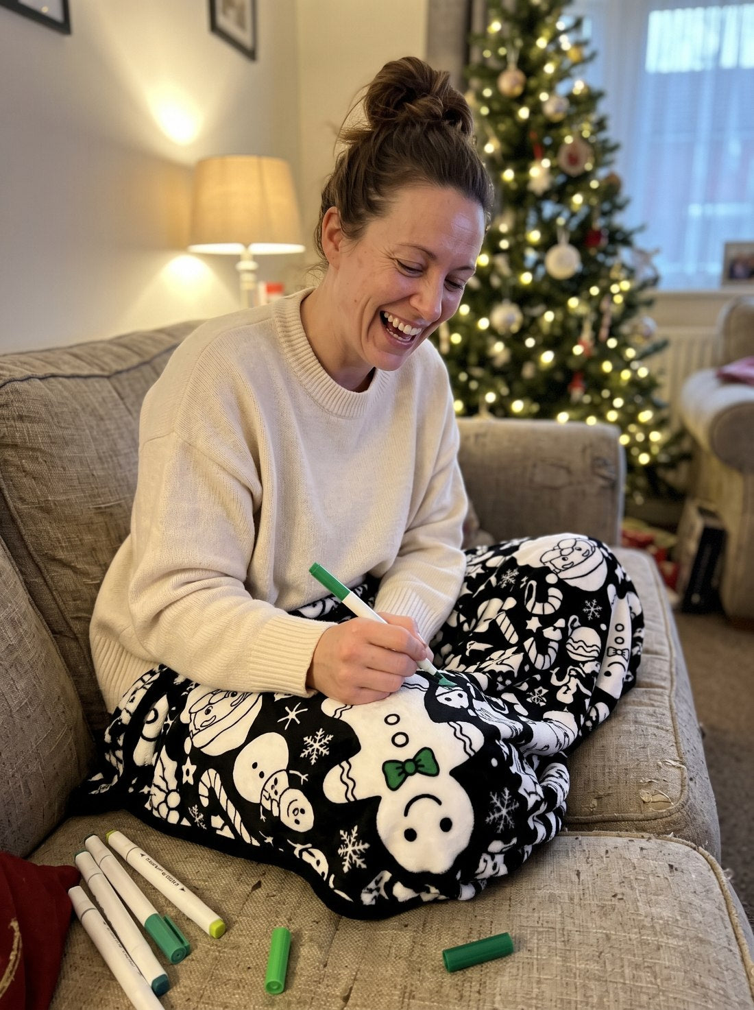 Colour-in Christmas blanket